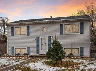 3227 Wallace Ave, Steger, IL 60475