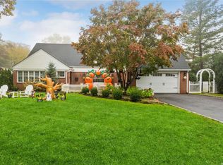 391 Titus Way, East Williston, NY 11596