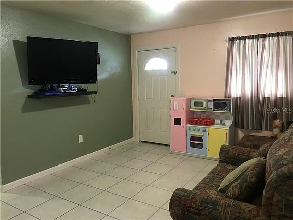 4th image of 8517 Chinaberry Dr