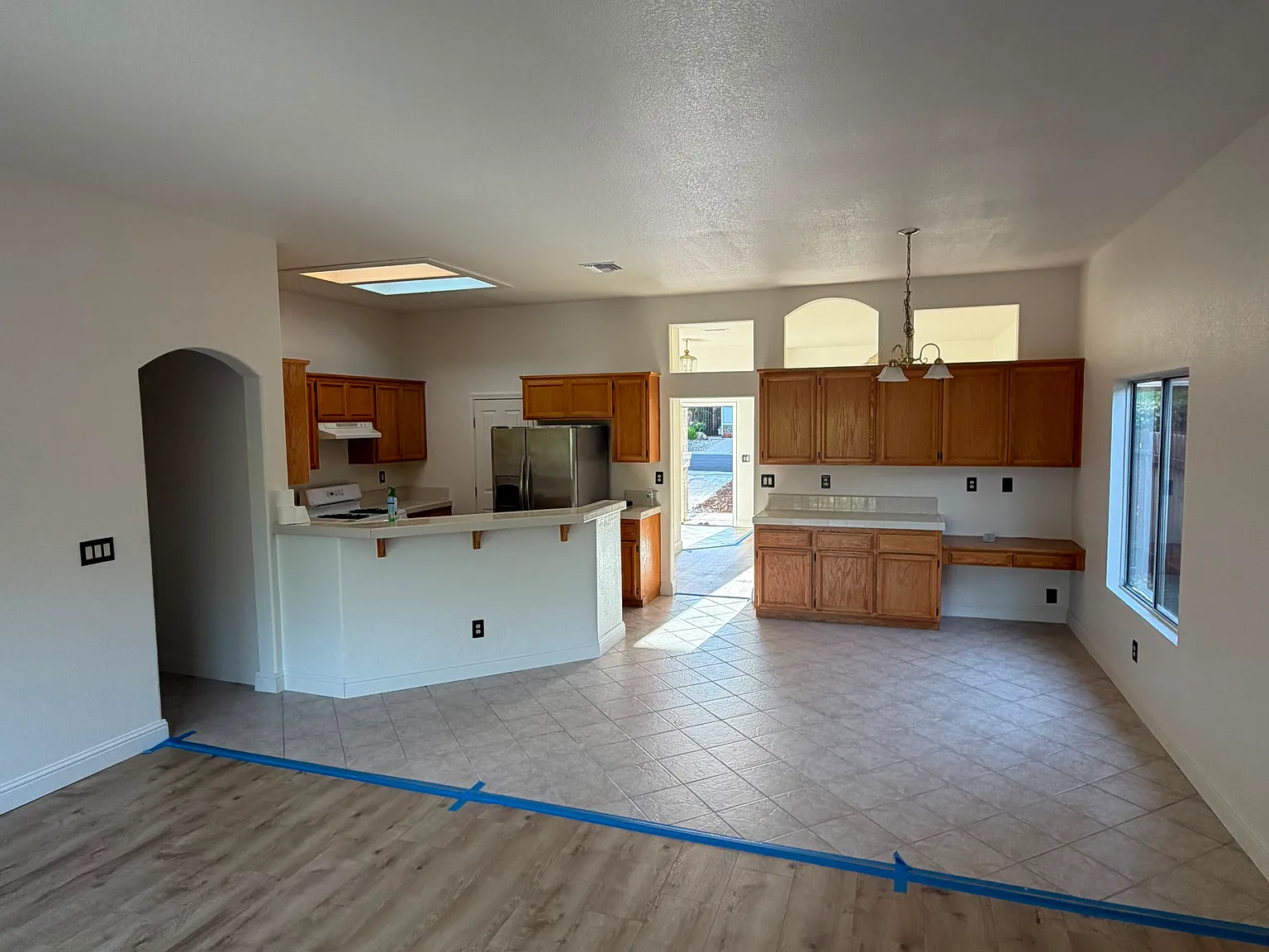 4 bed, 1876 sqft, $3,300 — Photo 4