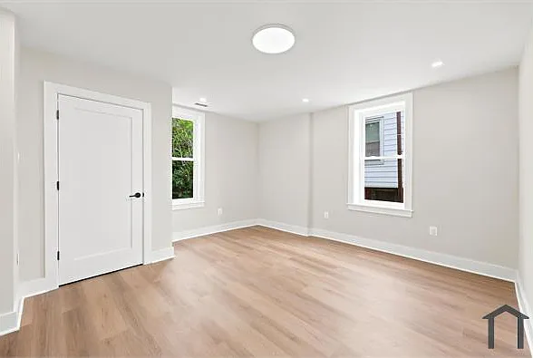 6211 Larchwood Ave — Photo 9