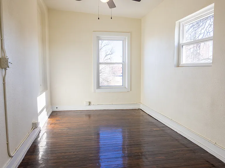 535 Denison St — Photo 8