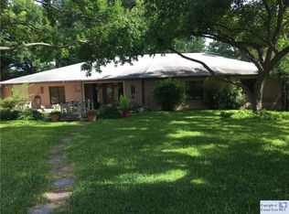 527 Loop Dr, Seguin, TX 78155