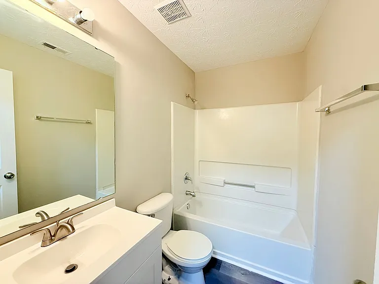 4113 Parkdale Dr — Photo 8