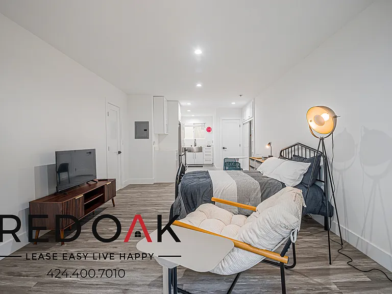 1346 N Fuller Ave #3 — Photo 7