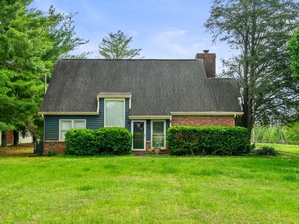674 Lakeside Dr, Springfield, TN 37172