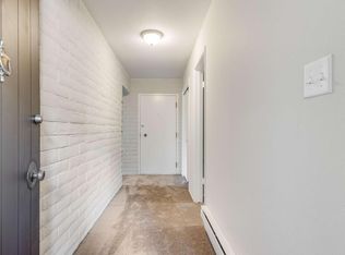 2390 W Middlefield Rd #1, Mountain View, CA 94043