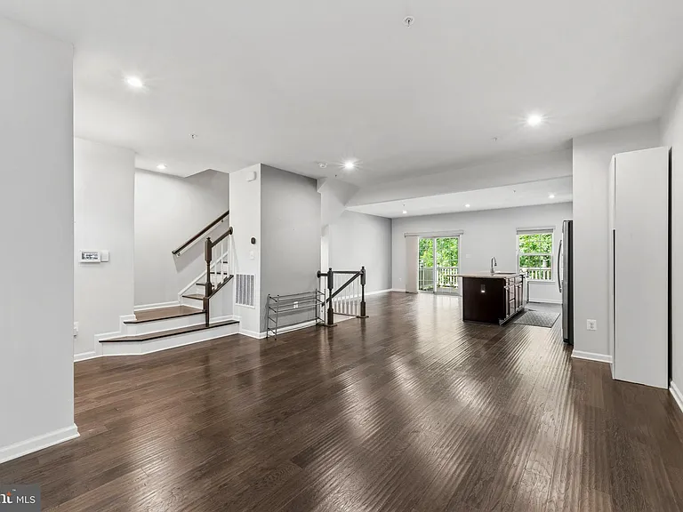 2720 Fredericksburg Rd — Photo 9