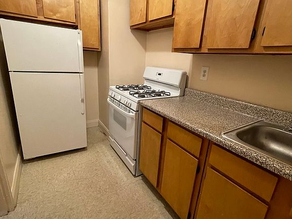 2nd image of 67-67 Burns St #6