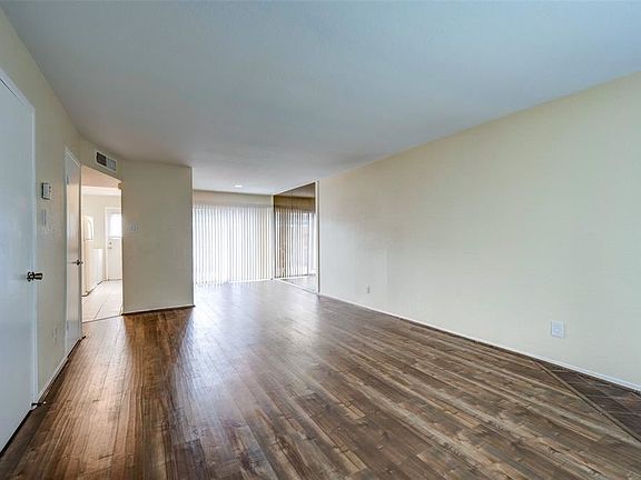 4th image of 8020 Braesmain Dr APT 1807