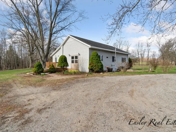 144 180th Ave, Morley, MI 49336