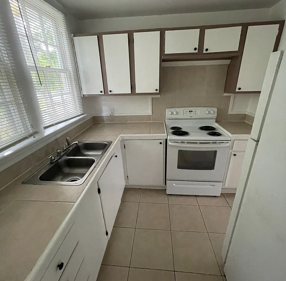 1107 Webster Street - B — Photo 3