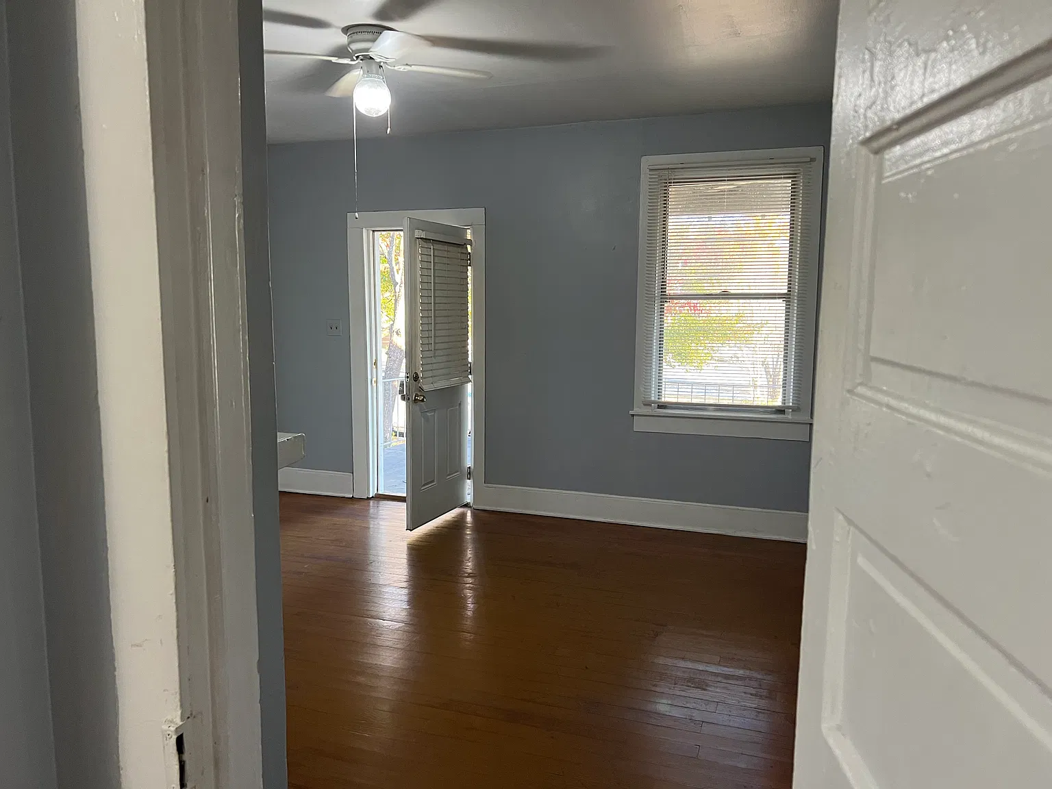 1 bed, 850 sqft, $1,100 — Photo 3