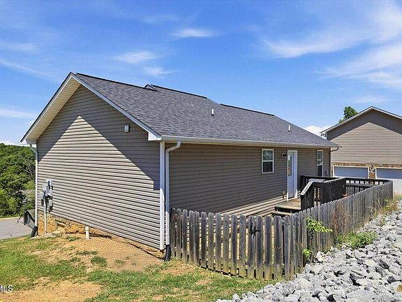 5th image of 1316 Lauren Dr