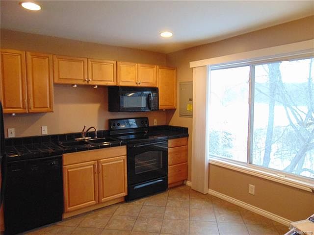 1st image of 1058 Village Dr #1