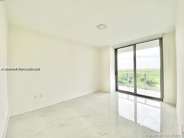 16385 Biscayne Blvd #702 — Photo 21