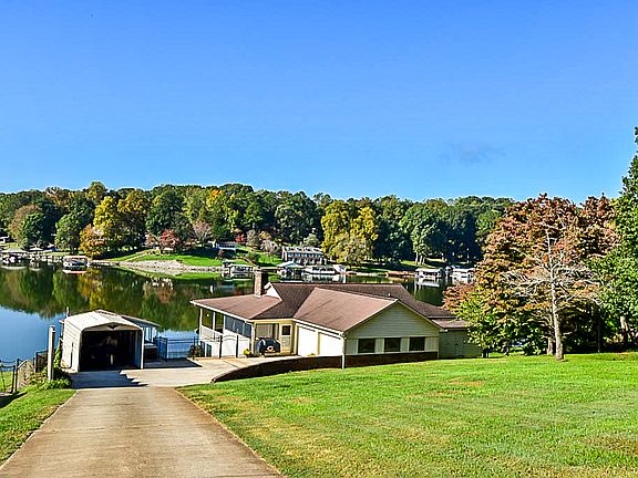 3rd image of 6906 Locke Dr