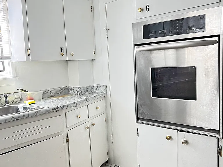 315 Highland Ave — Photo 9
