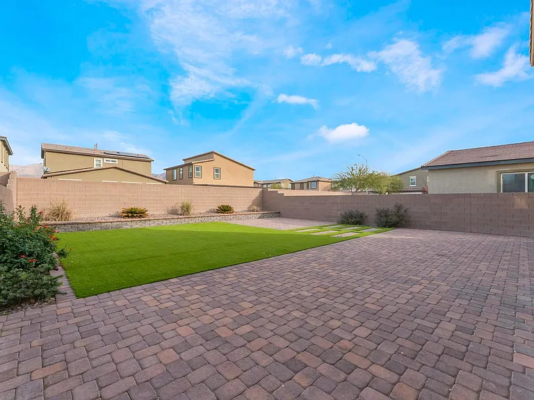 4320 Stardusk Falls Ave — Photo 33