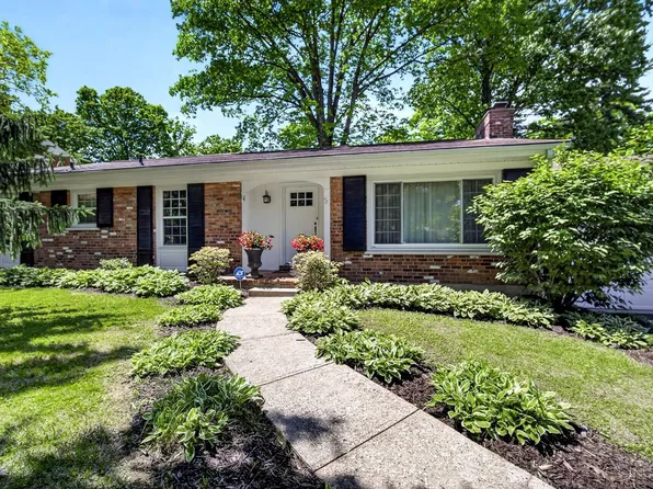 9367 Sherborn Dr, Cincinnati, OH 45231
