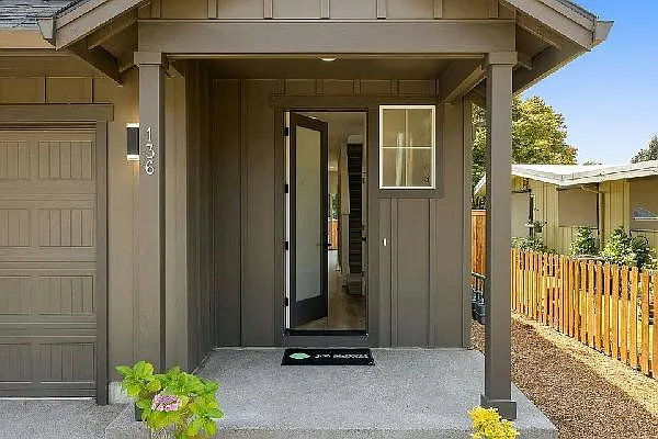3 bed, 2.5 bath, 1816 sqft, $3,100 — Photo 1