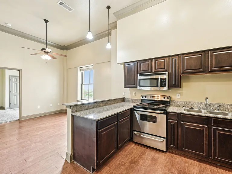 2101 Church Street — Photo 176