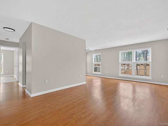 2nd image of 111 Cartwheel Ct APT 18