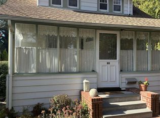 99 Washington St, Merrick, NY 11566
