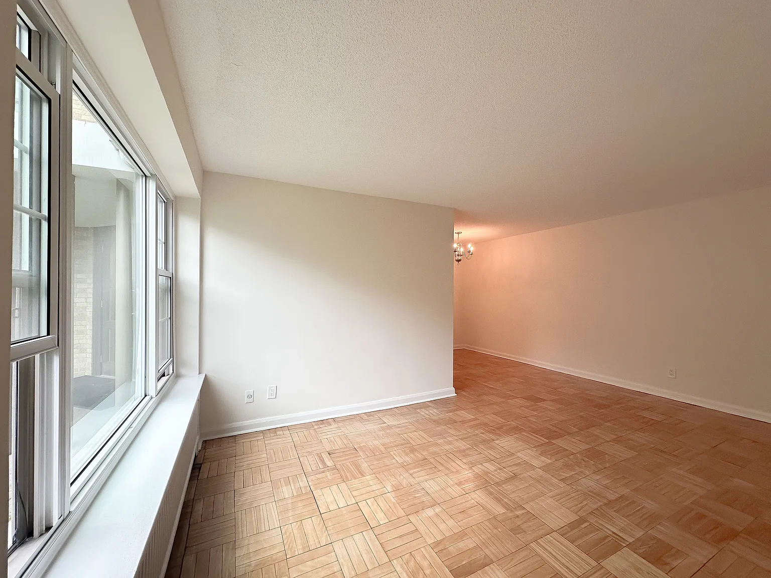 Montgomery Apartments — Photo 4