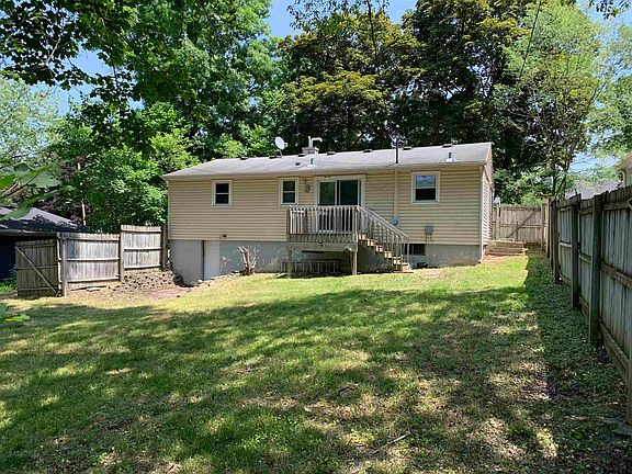 5th image of 410 Hilldale Ct