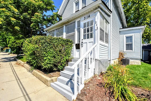314 Summit St photo 1