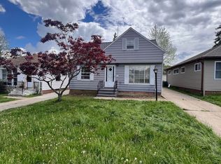 18400 Hazelwood Ave, Maple Heights, OH 44137