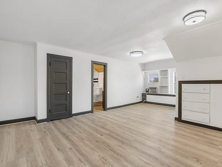 649 South Ave — Photo 24
