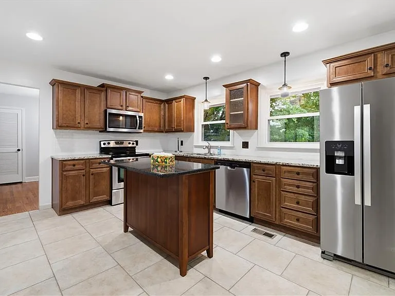1171 Starline Dr SE — Photo 2