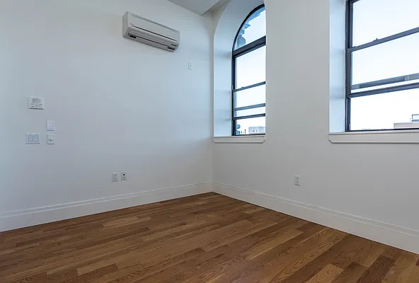 Rented by Nooklyn NYC LLC | media 121