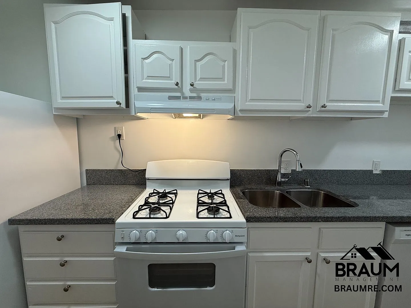 1537 Franklin Street — Photo 3