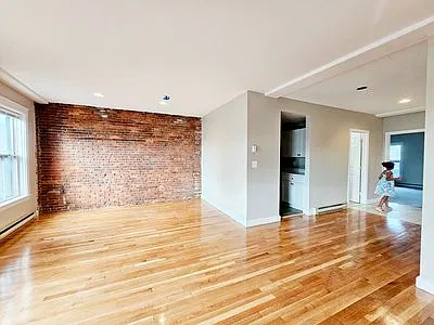 2 bed, 999 sqft, $3,800 — Photo 3