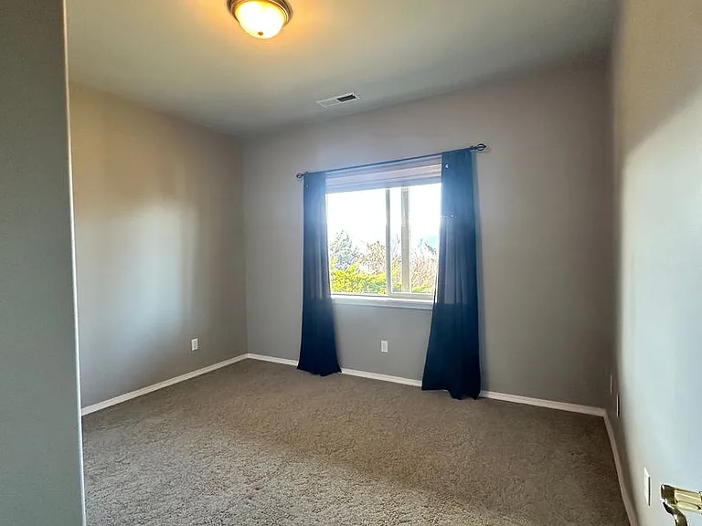 946 Briarwood Dr — Photo 24