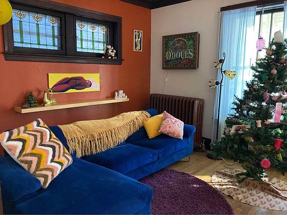 3rd image of 6609 N Greenview Ave #1