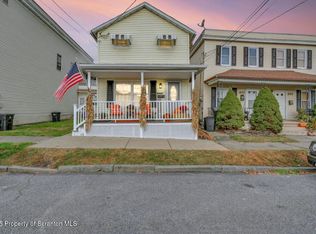 805 Lincoln St, Dickson City, PA 18519