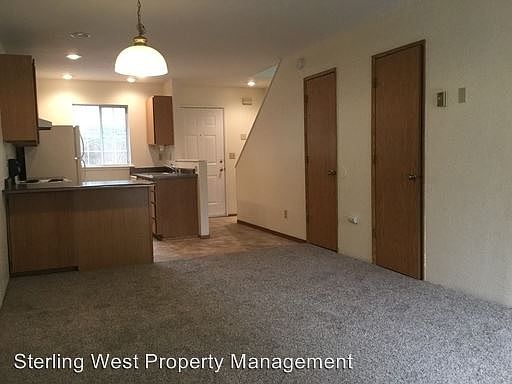 2nd image of 521 Pine St APT 4