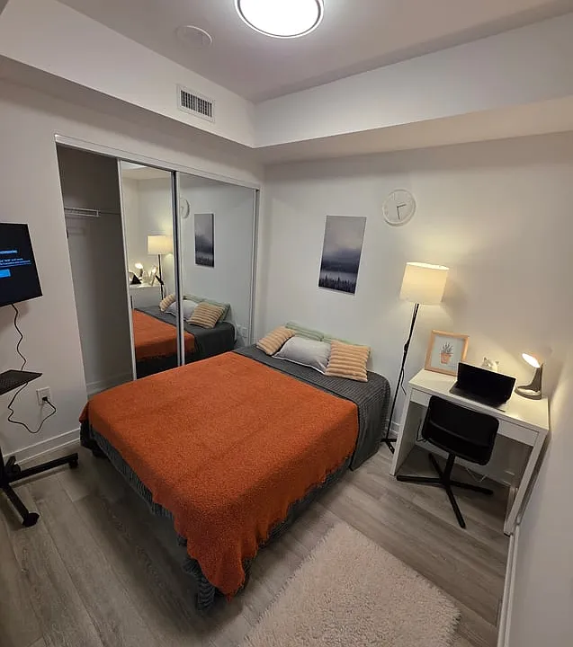 230 Simcoe St #1334A