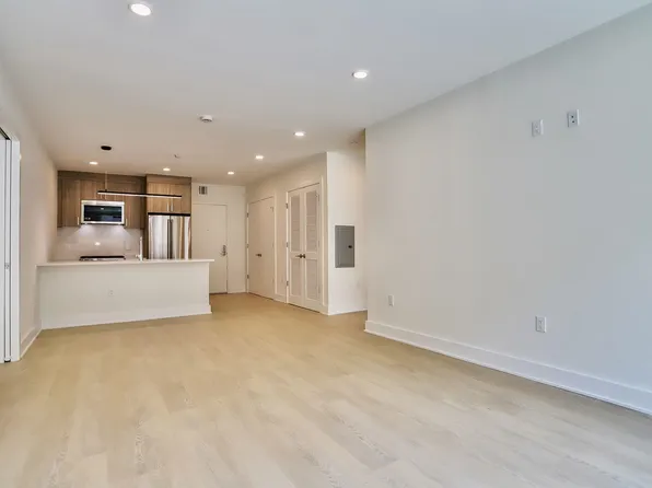 303 Madison Street image 8 of 24