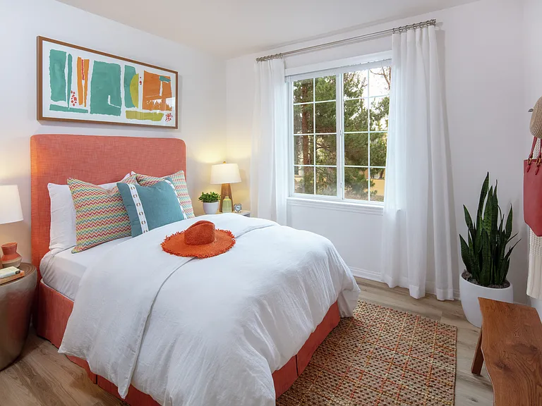 Anacapa Apartment Homes — Photo 8