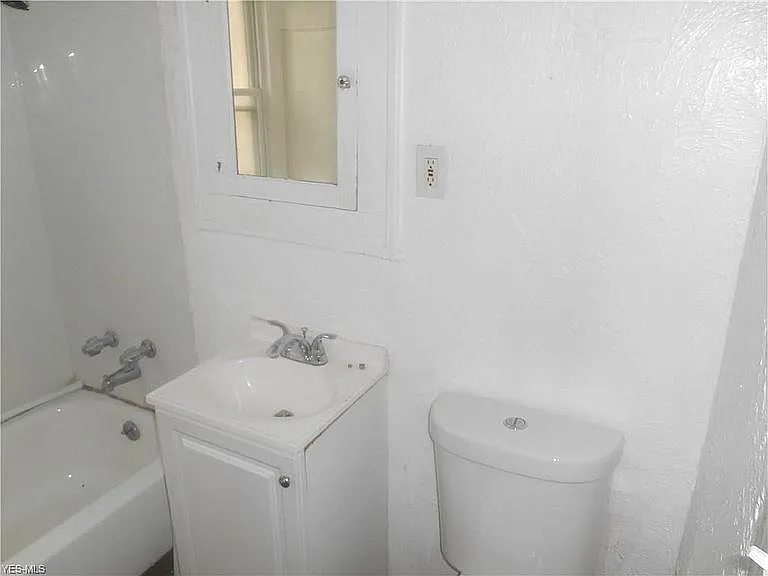4 bed, $1,250 — Photo 2
