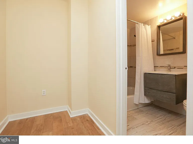 2101 Chestnut St #826 — Photo 9