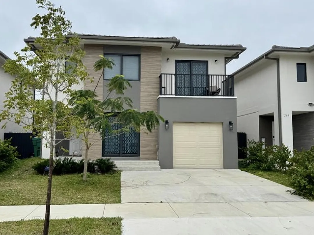 5 bed, 1902 sqft, $3,350 — Photo 1
