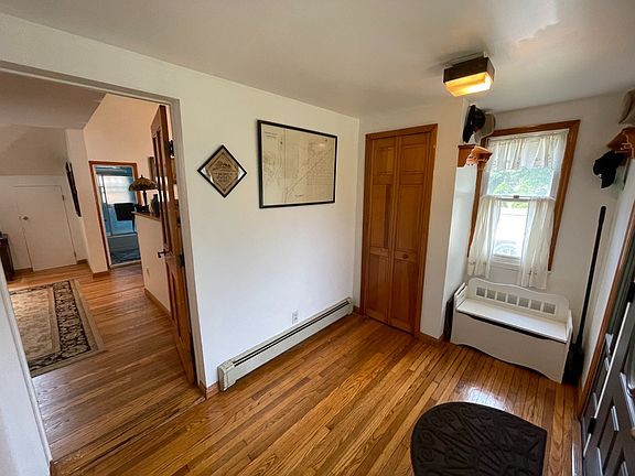 4th image of 44 Roseville Ave