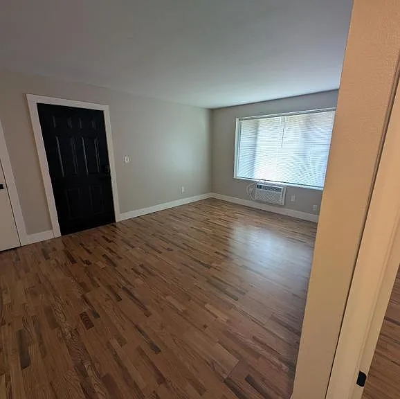 2408 Texel Dr #7 — Photo 11