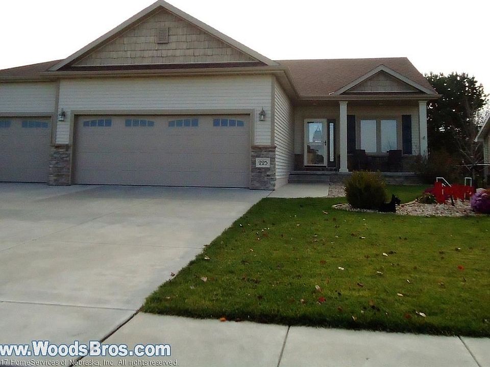 1st image of 225 Langworthy Ln